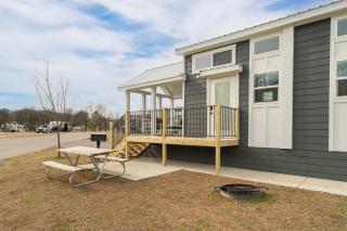 Pigeon Forge Landing RV Resort - 8