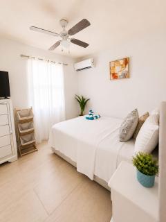 Azura Vacation Rental - Saint James - 1