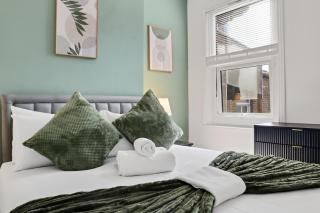 Hither Green Work & Stay Cozy home for 6 - 3