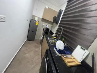 Cozy 2BR Apartment in Agbogba, Near Wisconsin Uni - 2