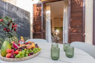 Luxury Garden Suite with Private Heated jacuzzi - 1