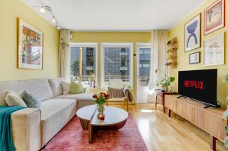 Charming Dream Stay l By The Sea l Balcony - 8