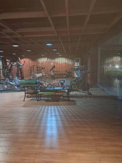 Fresh Studio Retreat - Pool, Gym & Parking - 8