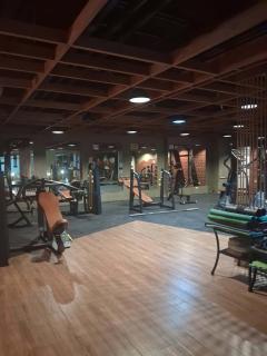 Fresh Studio Retreat - Pool, Gym & Parking - 7