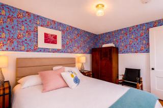 Historic Ptown Escape - Courtyard, Fire Pit, AC - 3