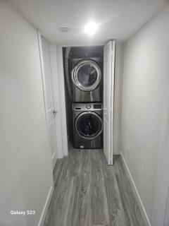Cozy, newly built basement suite 12 km from YYC - 4