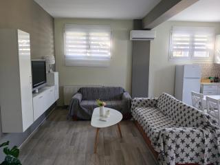 George Apartment - 5