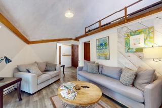 Geodesic Dome w/ Riverfront Deck, Lovely Views, & High-Speed WiFi - Dogs Welcome - 6
