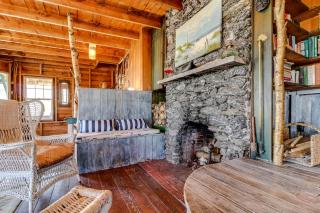 Historic Home with Large Deck, Free WiFi, Washer/Dryer - Near Beach and Downtown - 7