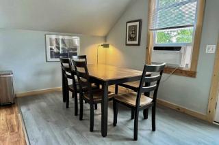 Charming apartment with ocean views, private deck, and easy bay access - 4