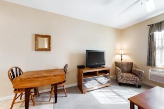 Comfortable Suite in Downtown Northeast Harbor w/ WiFi & AC - Walk to the Water - 6