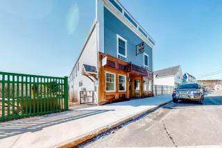 Comfortable Suite in Downtown Northeast Harbor w/ WiFi & AC - Walk to the Water - 0