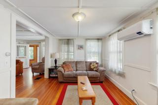 Updated, Century-Old Home w/ Glass Porch - Walk into Town/Acadia - 8
