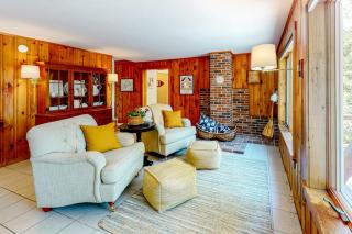 Dog-friendly beach house with WiFi, private washer/dryer, deck, beautiful views - 3
