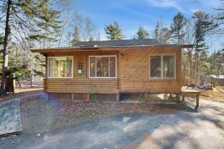Cozy cabin with covered porch, firepit, grill, fireplace, & washer/dryer - 9