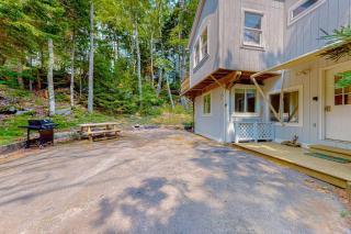 Two separate dog-friendly homes with water views - 9