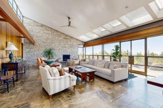 Stylish Coastal Retreat w/ Spacious Layout & Access to the St George Peninsula - 6