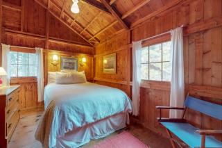 Waterfront cabin with ocean view & private dock - 4