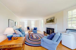 Renovated farmhouse on an acreage with grill, four-bedrooms, & W/D - river views - 7