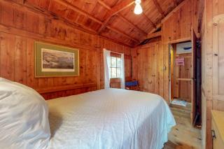 Waterfront cabin with ocean view & private dock - 3