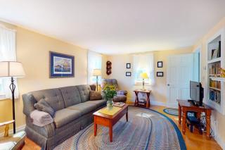 Comfortable home near the beach - dog-friendly - full kitchen & washer/dryer - Rockland - 8
