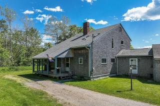 Waterfront stay with scenic deck, grill, smart TVs, shore access - dog-friendly - 7