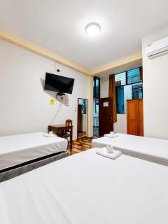 CRISMAS Hotel - 9