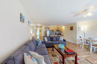 Stylish Condo at Sheepscot Harbor Resort w/Free WiFi, River Views, & Balcony - 7
