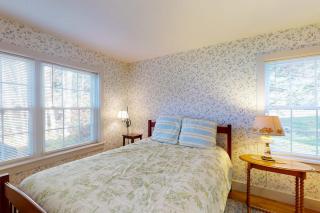 Open and spacious riverfront retreat, dog-friendly - 1