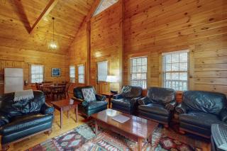 Charming dog-friendly studio cabin with firepit and near outdoor fun - 7
