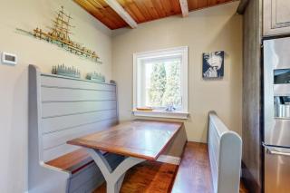 Dog-friendly home with high-speed WiFi, washer/dryer, & private dock - 3