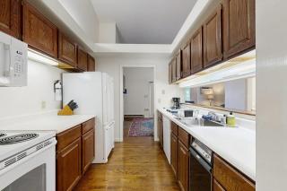 Bay View Dog-Friendly Townhouse w/Porch, Gas Grill, Washer/Dryer, Partial A/C - 1