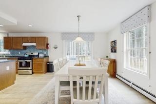 Secluded Dog-Friendly Getaway w/ Free WiFi, Private Washer/Dryer, Furnished Deck - 4