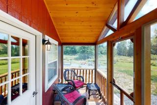 Cozy Cabin with Ocean and Mountain Views, Free Internet - 6