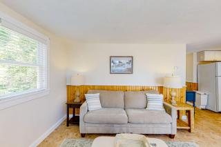Oceanfront property with 2 homes, firepit & decks - walk to Barrett Park & town - 3
