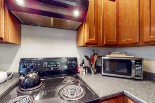 Walkable apartment with water view, washer/dryer & full kitchen - 3