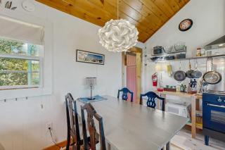 Lovely home with harbor views, gas grill, streaming, W/D, & gourmet range - 5