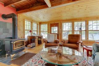 Charming Bayview Cottage with Deck, Firepit, Garden - 200 - 2