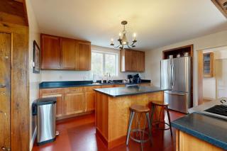 All-suite Boothbay Harbor home with deck, ocean views, and fireplaces - Boothbay Harbor - 2