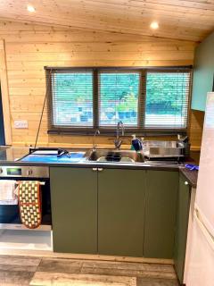 Lodge, Tranquil woodland setting - 2