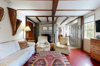 All-suite Boothbay Harbor home with deck, ocean views, and fireplaces - Boothbay Harbor - 8