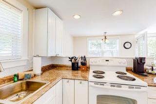 Oceanfront property with 2 homes, firepit & decks - walk to Barrett Park & town - 1
