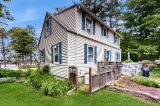 Tranquil Seaside Cottage with Spectacular Views, Wifi & Washer/Dryer - 0