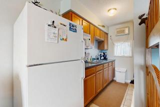 Studio with shared dock & amazing view of Moosehead Lake & Mt Kineo - 6