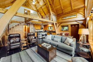 The Cabin on 32 wooded acres - tranquil new-build with sauna & forested views - 8