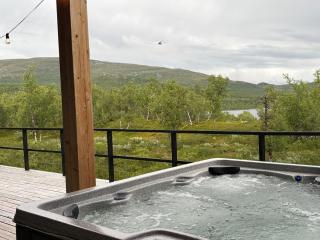 Sunrise View Lapland, Jacuzzi and sky view - 7