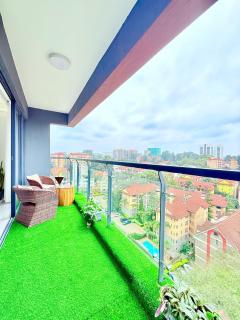 Urban Elegance 2BR Lavington Near Junction mall - Heated Pool, Gym, Fast WiFi - 4