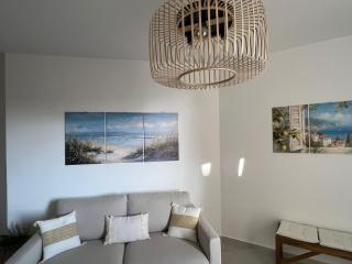 Modern 2BR at Kings Palace, Steps from the Beach - 5