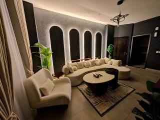 Skypark One Gulberg Greens - Two Bedroom Apartment by Alvis Suite - 2