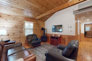 Dog-friendly cabin with firepit, kitchen, AC, & trails for your next escape - 6